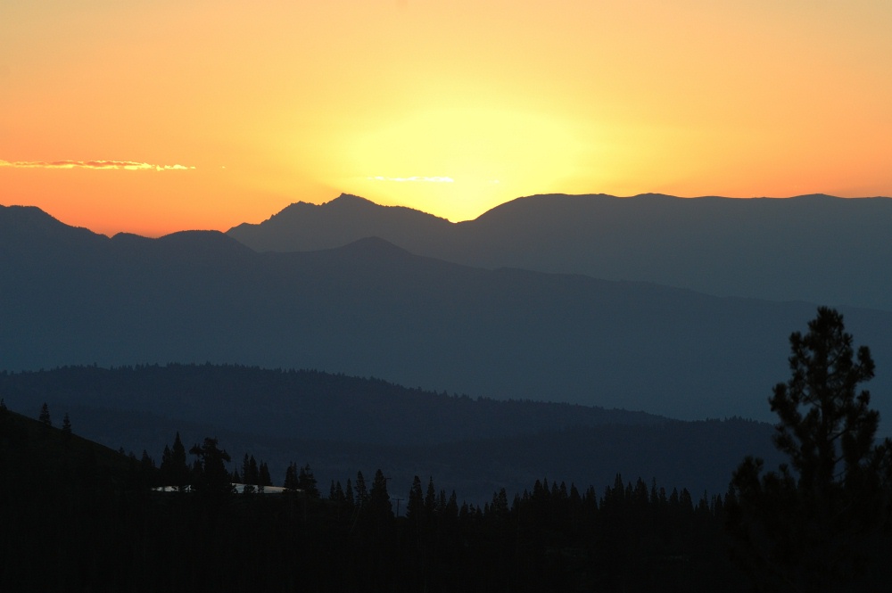 Sunrise from Lake Mame at Mammoth-5 8-4-06