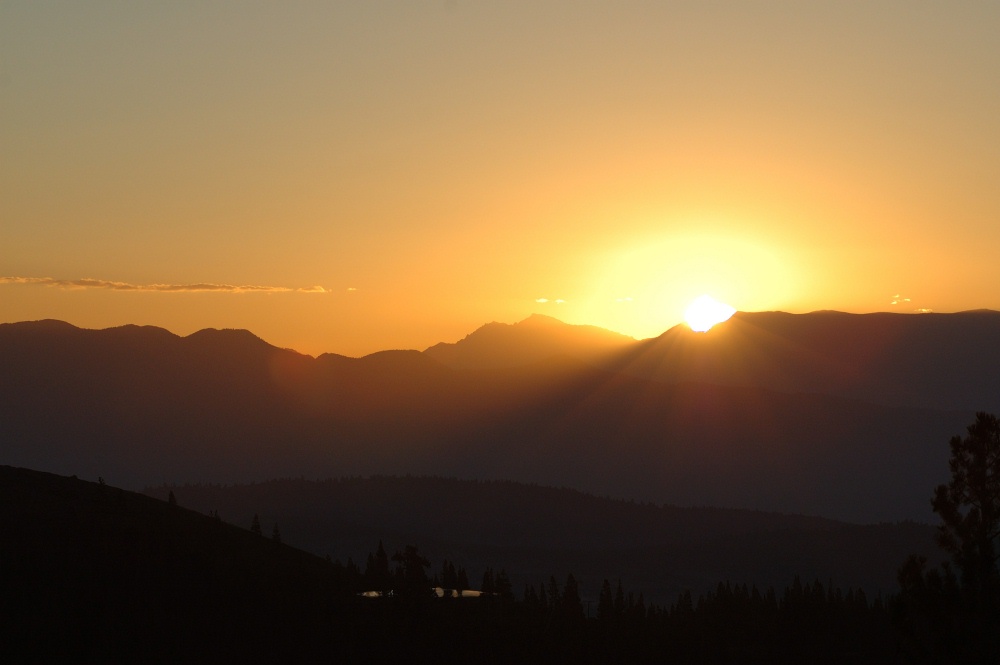 Sunrise from Lake Mame at Mammoth-10 8-4-06