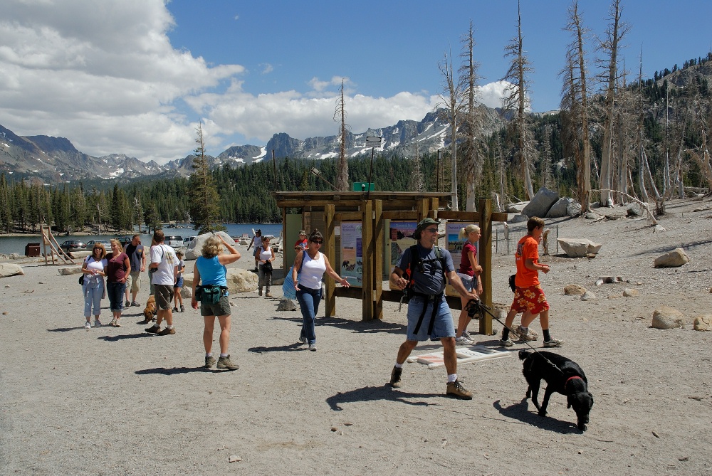 Family hike to Lake MacLeod at Mammoth-1 8-2-06