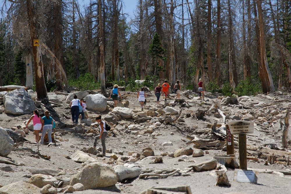 Family hike to Lake MacLeod at Mammoth-2 8-2-06