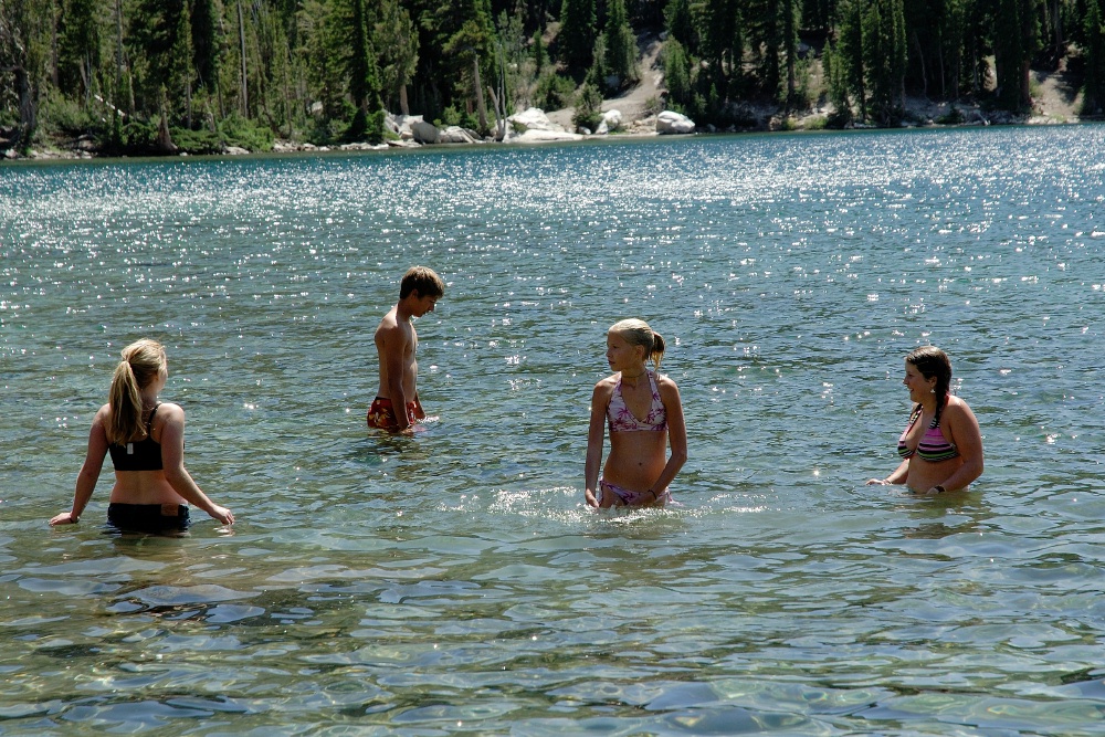 Kayla Brett Haley Kelly in Lake MacLeod at Mammoth 8-2-06