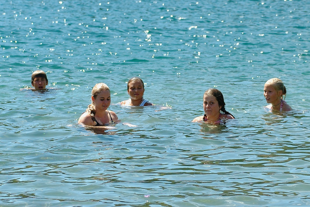 Brett Kayla Kelly Danielle Haley at Lake MacLeod at Mammoth 8-2-06