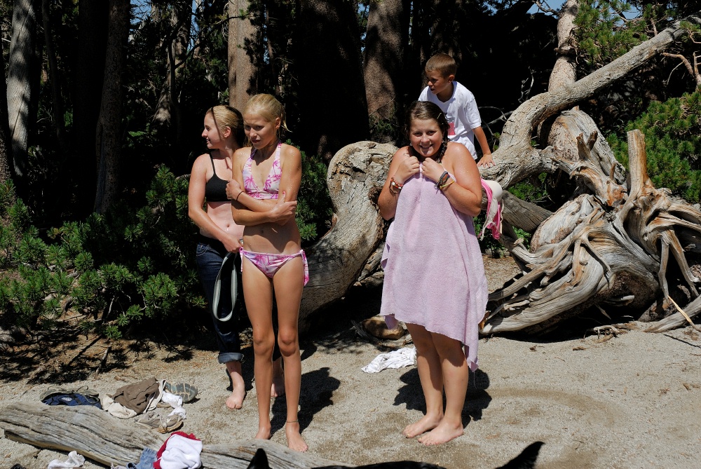 Kayla Haley Kelly Jake drying off at Lake MacLeod at Mammoth 8-2-06