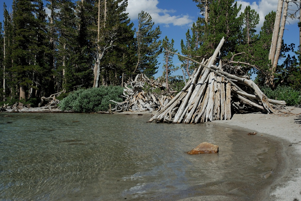 Teepee shelters at Lake MacLeod at Mammoth 8-2-06