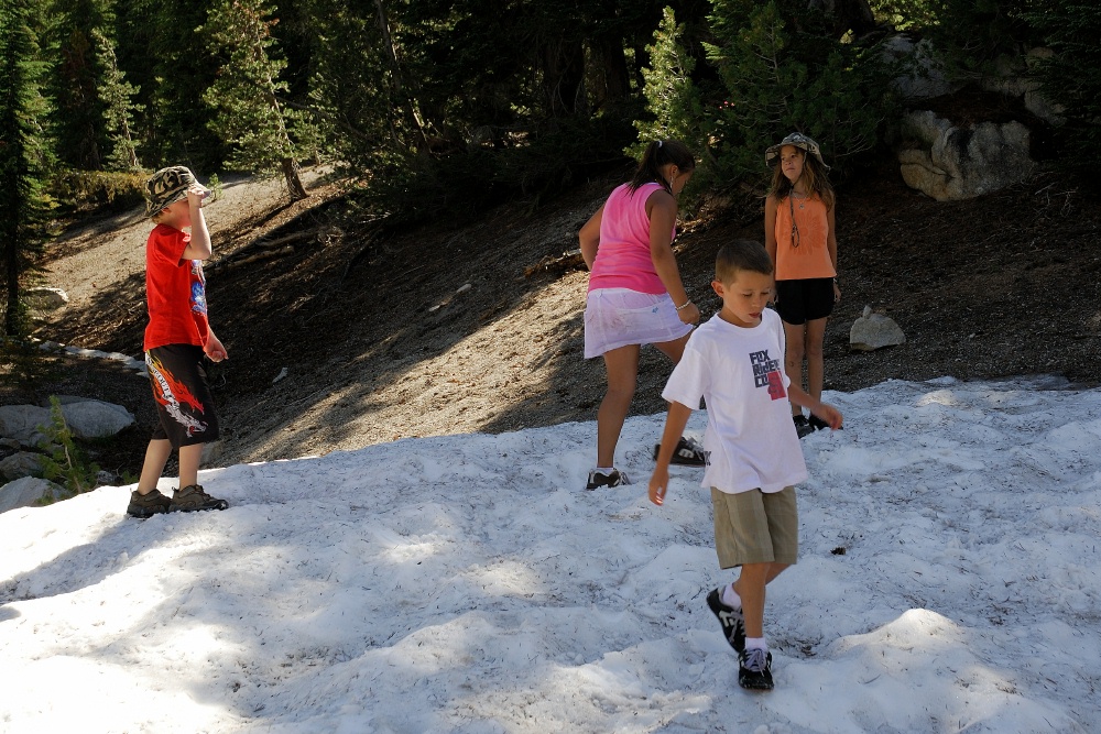 Chase Danielle Jake Kady playing in snow at Lake MacLeod at Mammoth 8-2-06