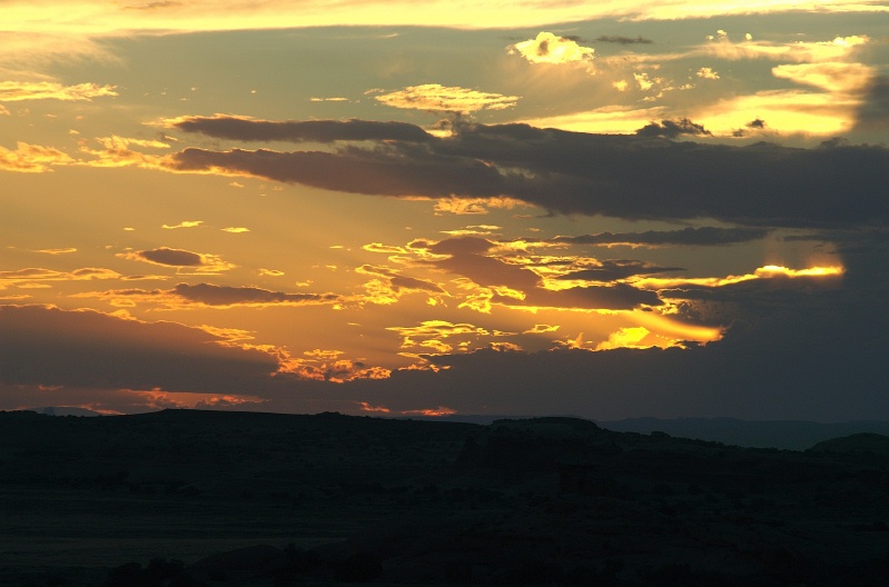 QDV-Sunset from campsite near Dead Horse Pt UT-8 9-3-05