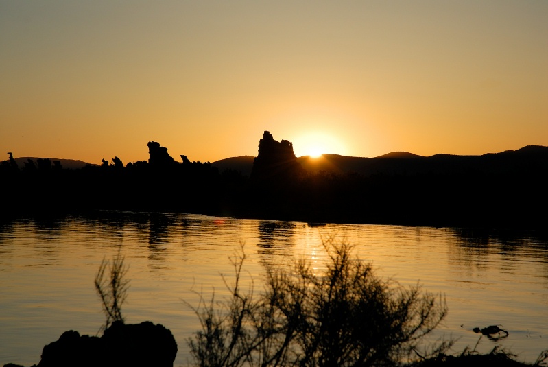 Dawn light at south tufa area of Mono Lake-13 6-8-07